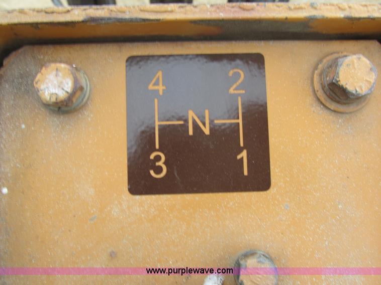 image for item E5273 1984 Case 586D forklift