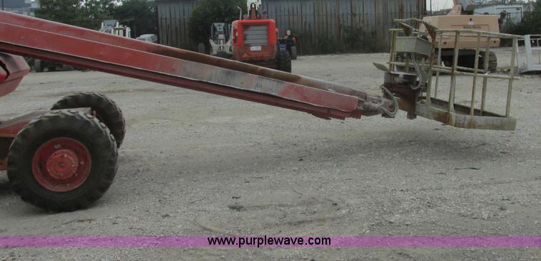 image for item E7338 2001 Snorkel TB60 boom lift