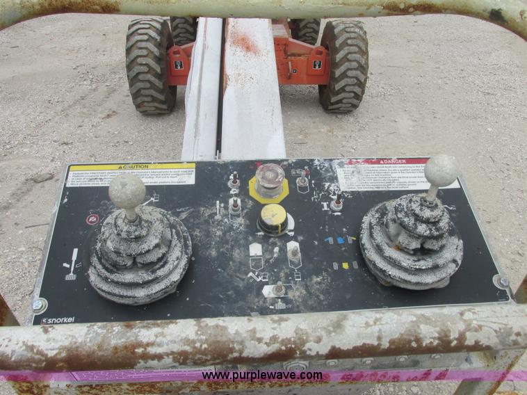 image for item E7338 2001 Snorkel TB60 boom lift