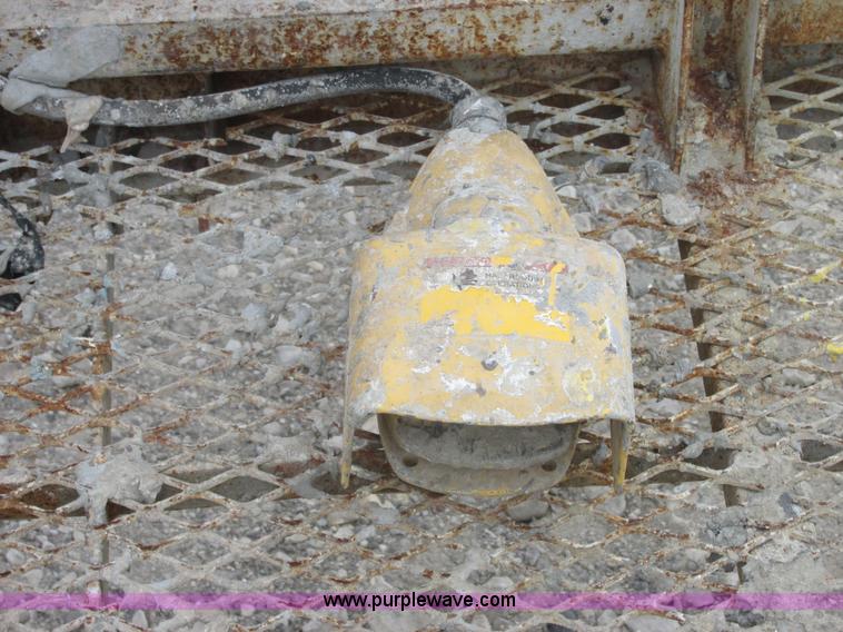 image for item E7338 2001 Snorkel TB60 boom lift