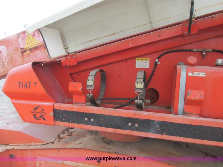 image for item E7338 2001 Snorkel TB60 boom lift