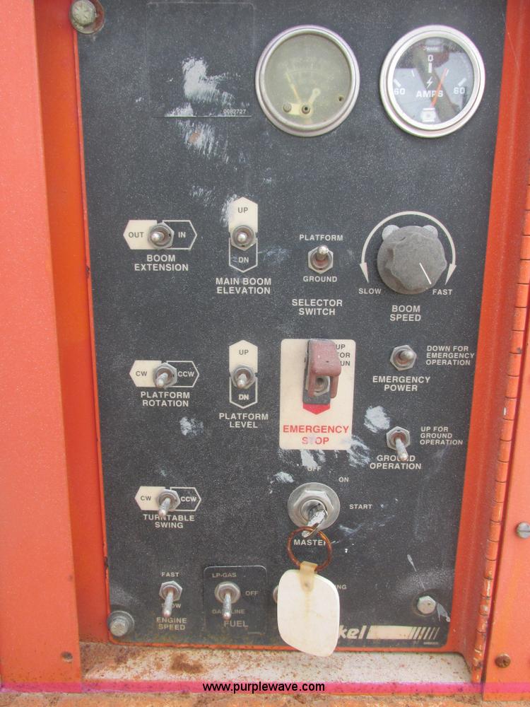 image for item E7338 2001 Snorkel TB60 boom lift