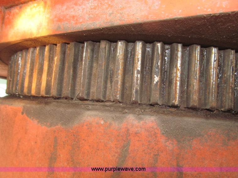 image for item E7338 2001 Snorkel TB60 boom lift