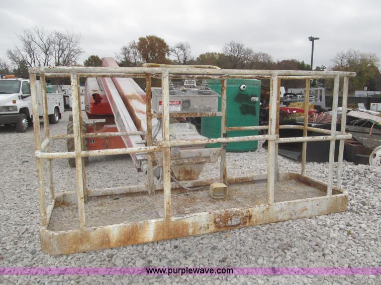 image for item E7338 2001 Snorkel TB60 boom lift