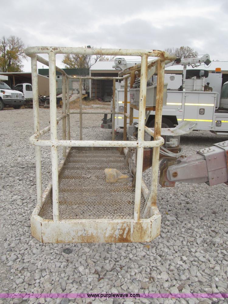 image for item E7338 2001 Snorkel TB60 boom lift