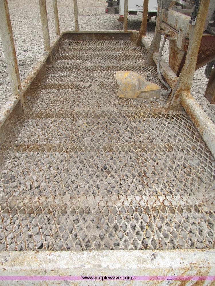 image for item E7338 2001 Snorkel TB60 boom lift