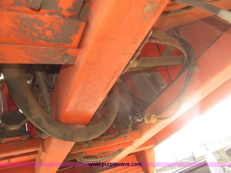 image for item E7338 2001 Snorkel TB60 boom lift