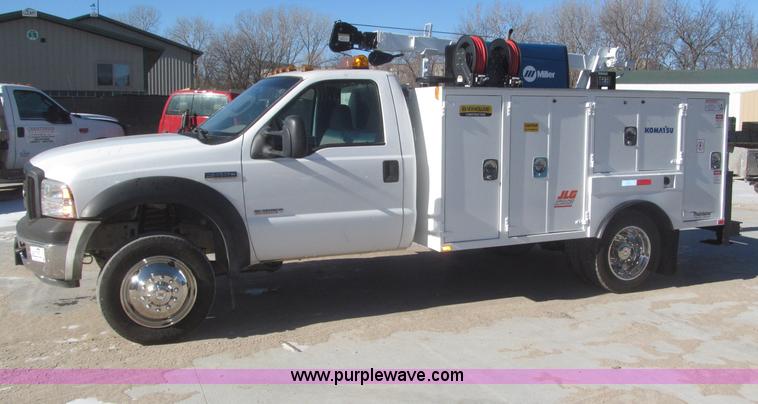 image for item F7226 2006 Ford F550 Super Duty XL service truck