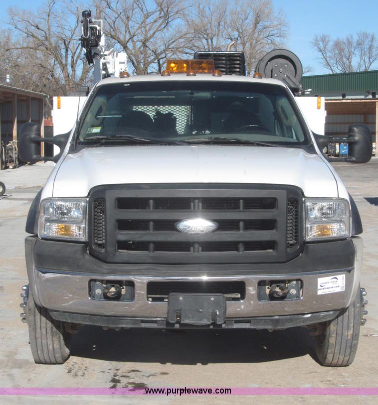image for item F7226 2006 Ford F550 Super Duty XL service truck