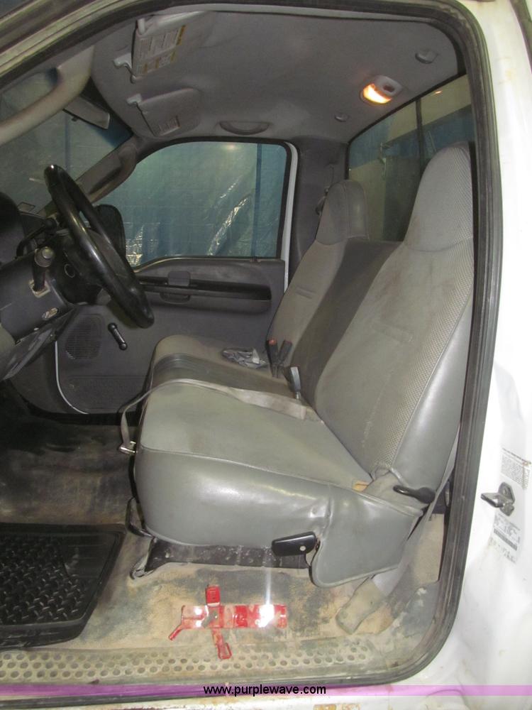 image for item F7226 2006 Ford F550 Super Duty XL service truck