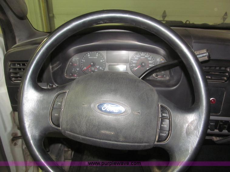 image for item F7226 2006 Ford F550 Super Duty XL service truck