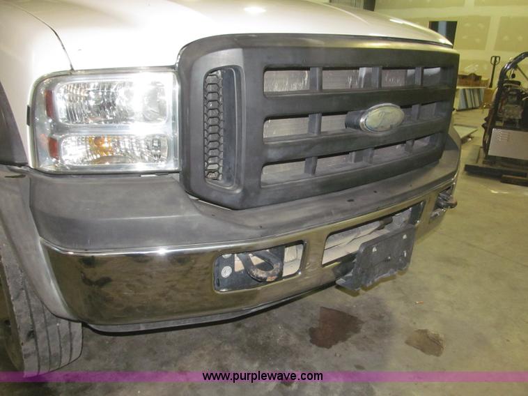image for item F7226 2006 Ford F550 Super Duty XL service truck