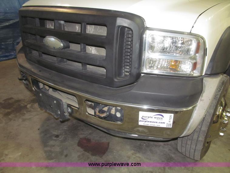 image for item F7226 2006 Ford F550 Super Duty XL service truck