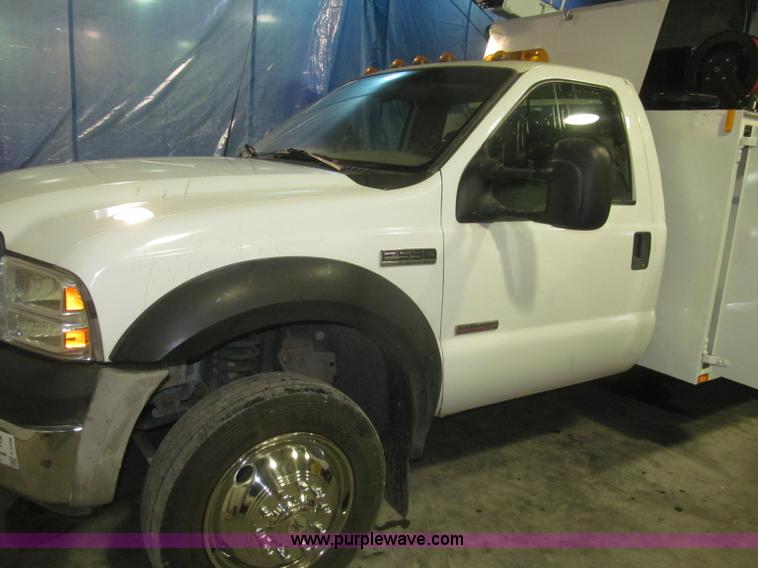 image for item F7226 2006 Ford F550 Super Duty XL service truck