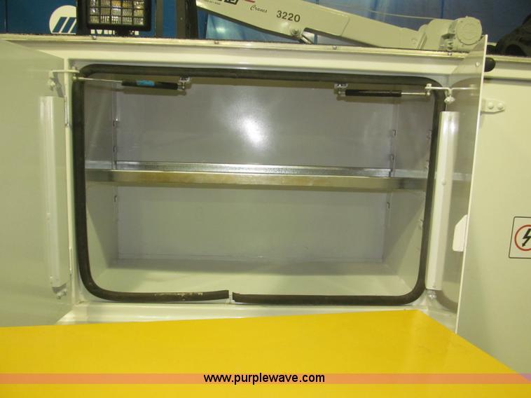 image for item F7226 2006 Ford F550 Super Duty XL service truck