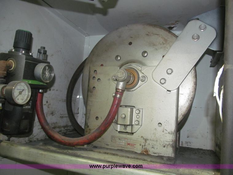 image for item F7226 2006 Ford F550 Super Duty XL service truck