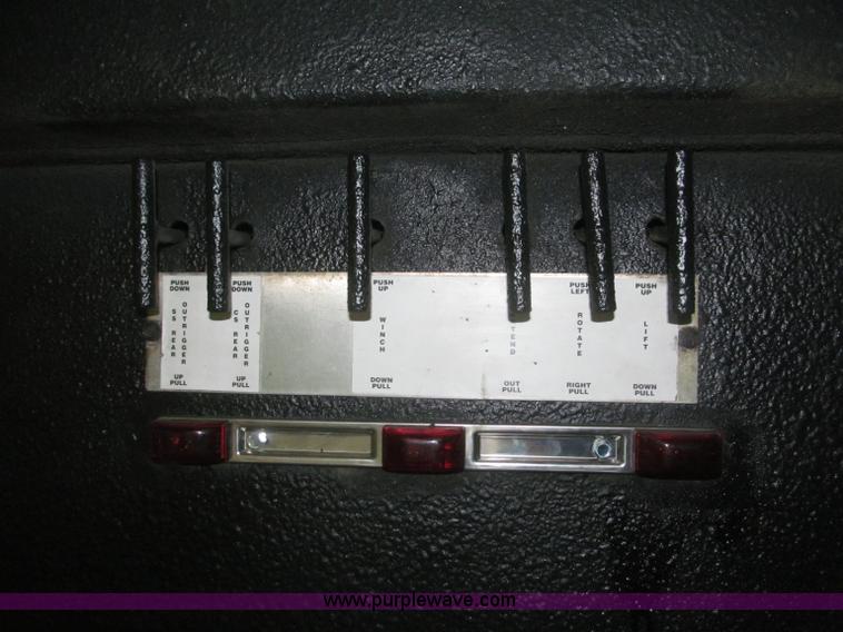 image for item F7226 2006 Ford F550 Super Duty XL service truck