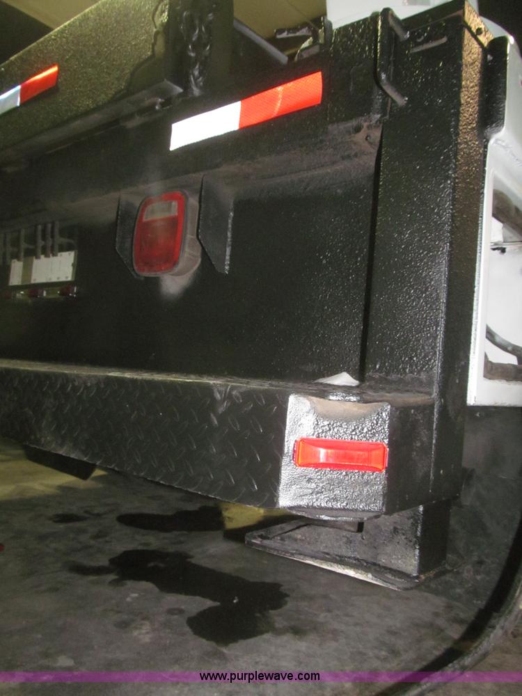 image for item F7226 2006 Ford F550 Super Duty XL service truck