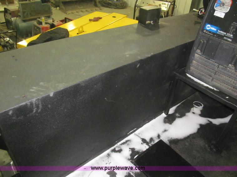 image for item F7226 2006 Ford F550 Super Duty XL service truck