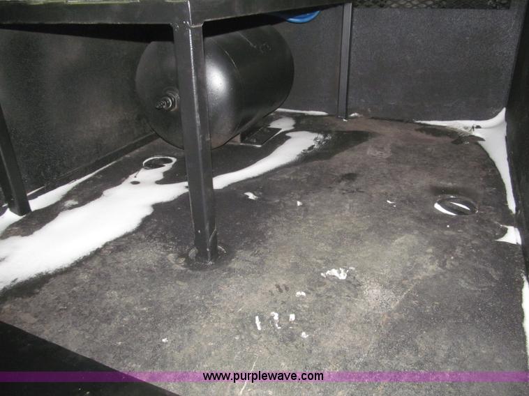 image for item F7226 2006 Ford F550 Super Duty XL service truck