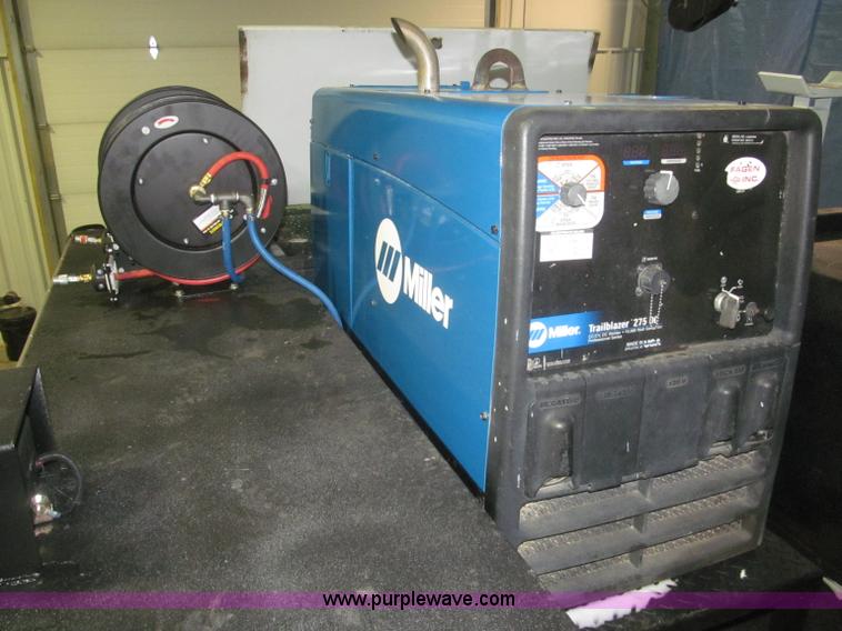 image for item F7226 2006 Ford F550 Super Duty XL service truck