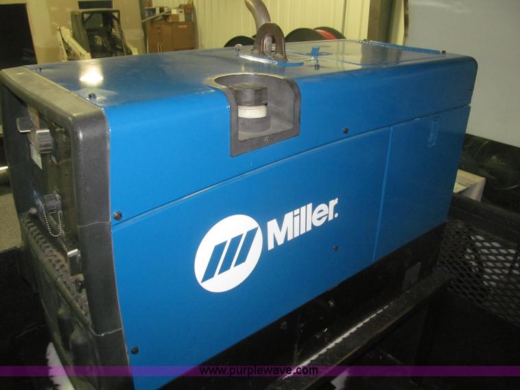 image for item F7226 2006 Ford F550 Super Duty XL service truck