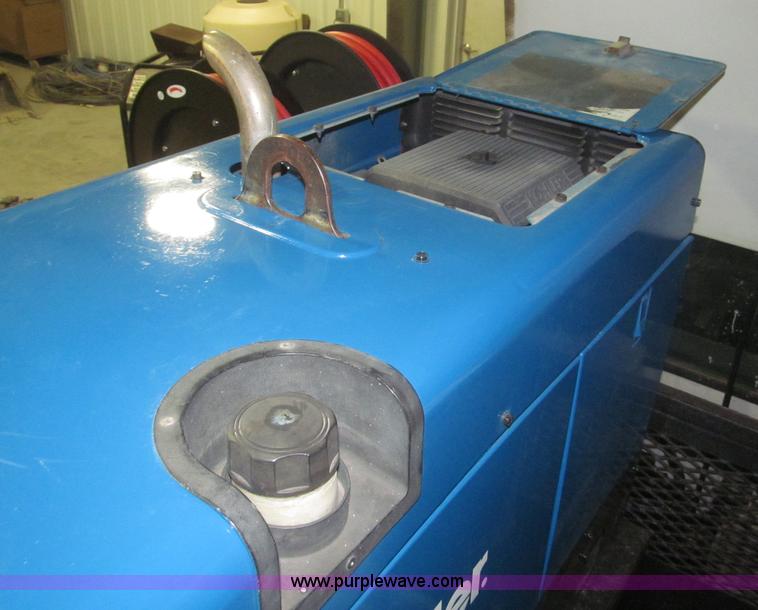 image for item F7226 2006 Ford F550 Super Duty XL service truck