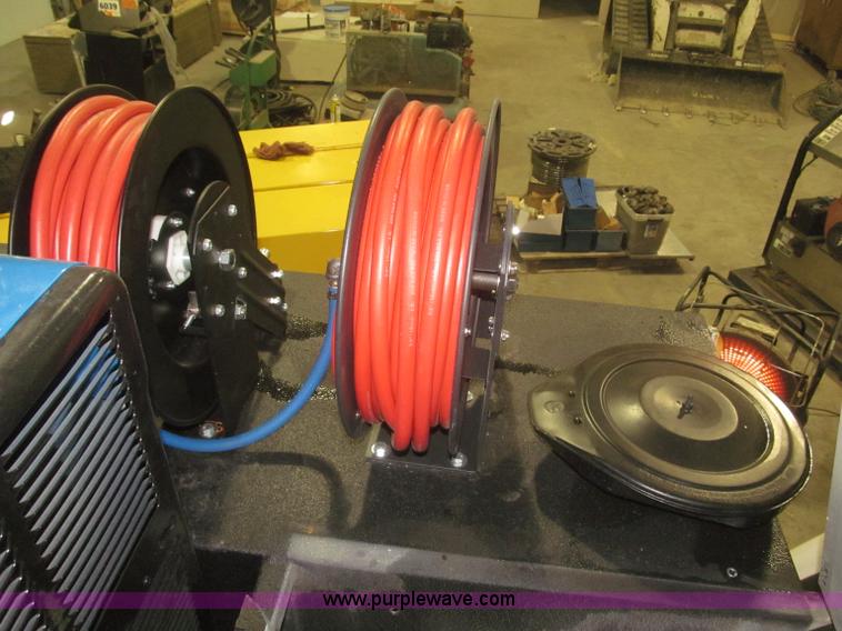 image for item F7226 2006 Ford F550 Super Duty XL service truck