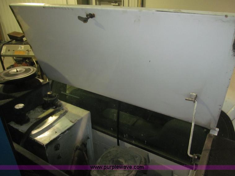 image for item F7226 2006 Ford F550 Super Duty XL service truck