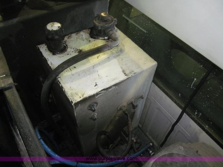 image for item F7226 2006 Ford F550 Super Duty XL service truck