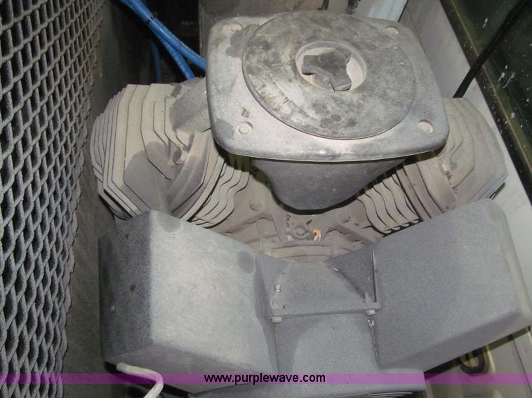 image for item F7226 2006 Ford F550 Super Duty XL service truck