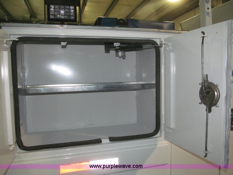 image for item F7226 2006 Ford F550 Super Duty XL service truck