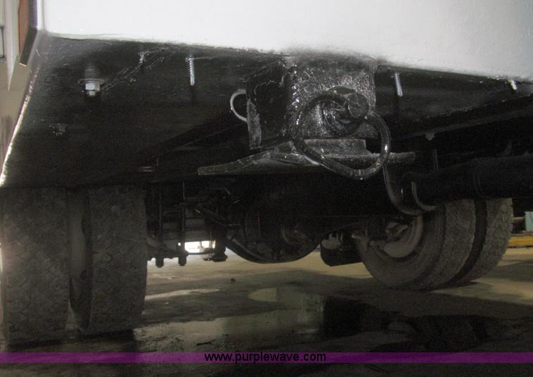 image for item F7226 2006 Ford F550 Super Duty XL service truck