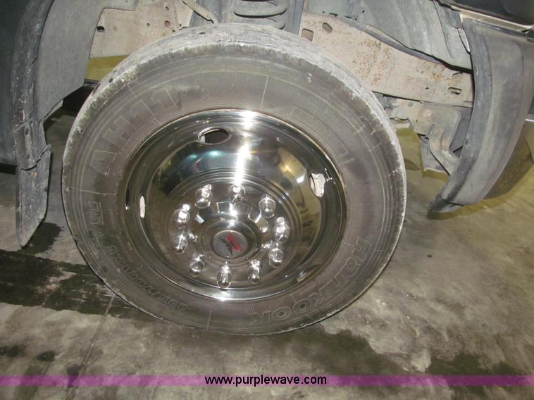 image for item F7226 2006 Ford F550 Super Duty XL service truck