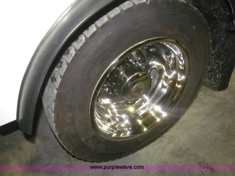 image for item F7226 2006 Ford F550 Super Duty XL service truck