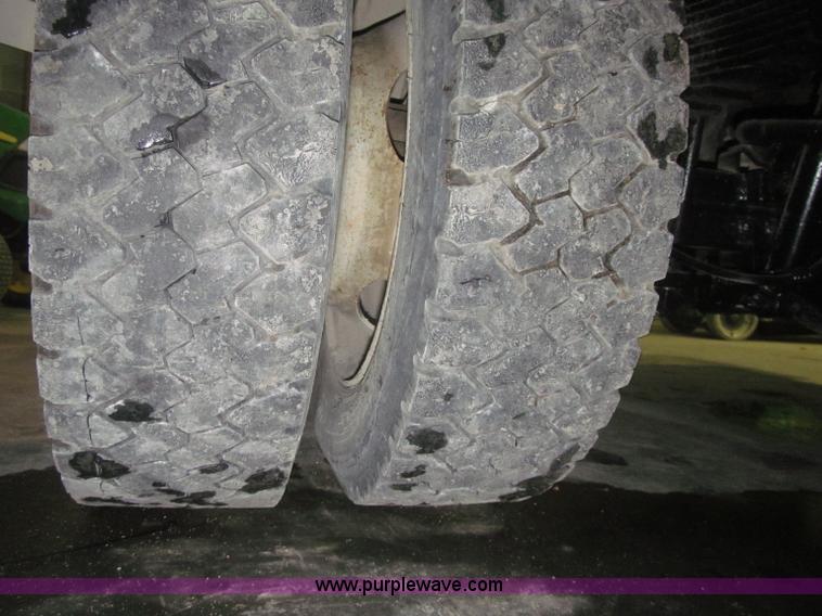 image for item F7226 2006 Ford F550 Super Duty XL service truck