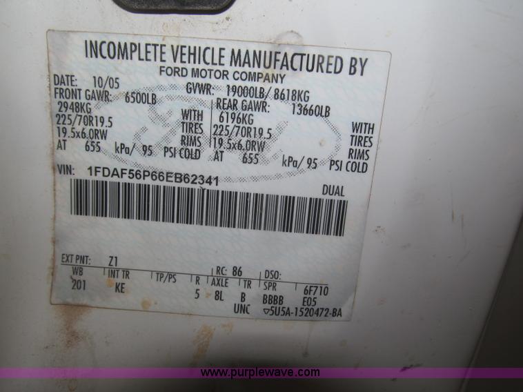 image for item F7226 2006 Ford F550 Super Duty XL service truck