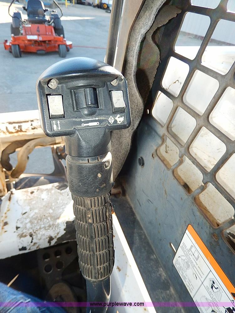 image for item H1251 2005 Bobcat S130 skid steer