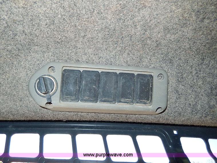 image for item H1251 2005 Bobcat S130 skid steer