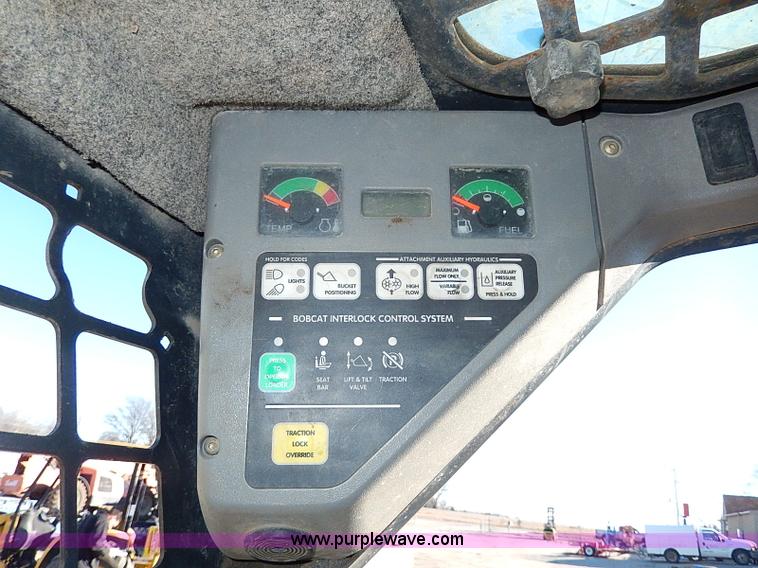 image for item H1251 2005 Bobcat S130 skid steer