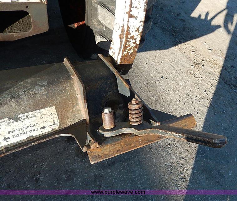 image for item H1251 2005 Bobcat S130 skid steer