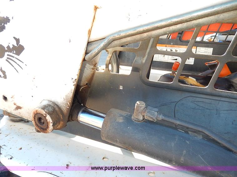 image for item H1251 2005 Bobcat S130 skid steer