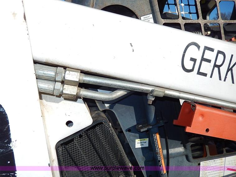 image for item H1251 2005 Bobcat S130 skid steer