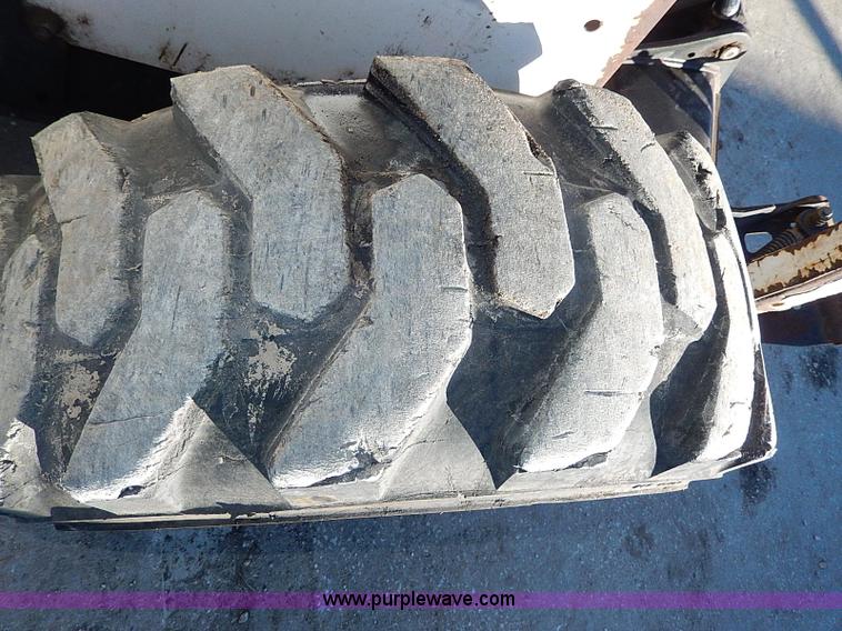 image for item H1251 2005 Bobcat S130 skid steer