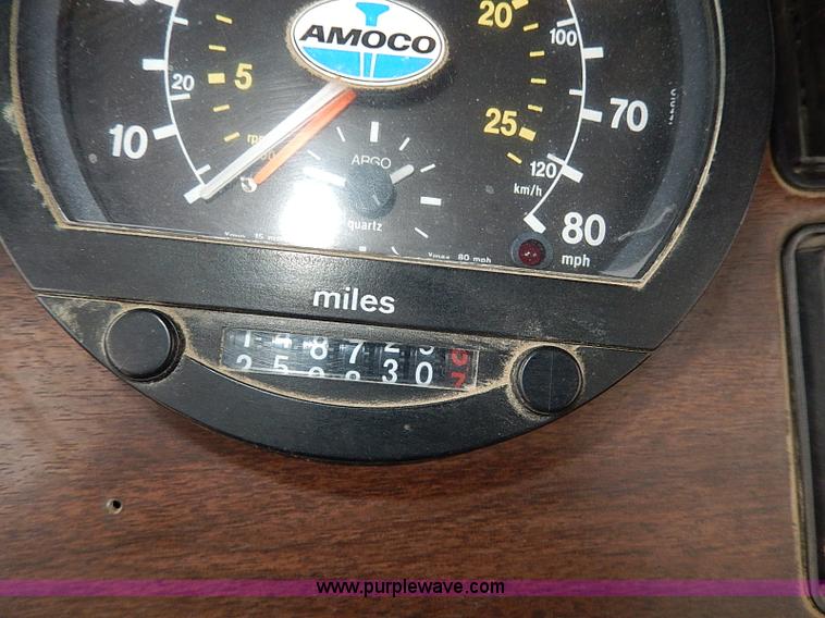 image for item H1258 1990 Freightliner FLD semi truck