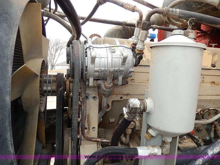 image for item H1258 1990 Freightliner FLD semi truck