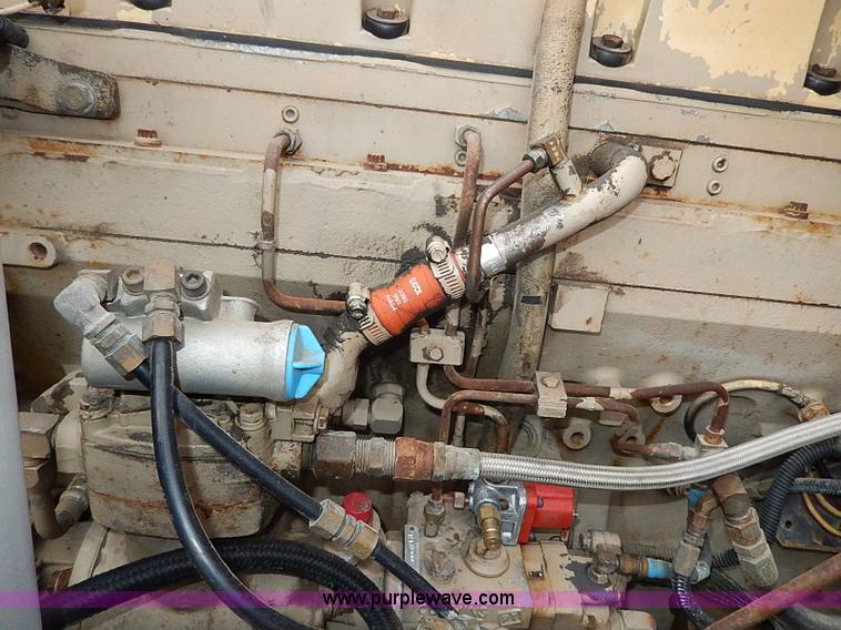 image for item H1258 1990 Freightliner FLD semi truck