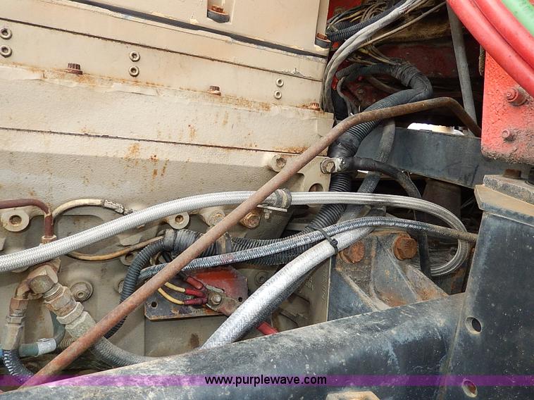 image for item H1258 1990 Freightliner FLD semi truck