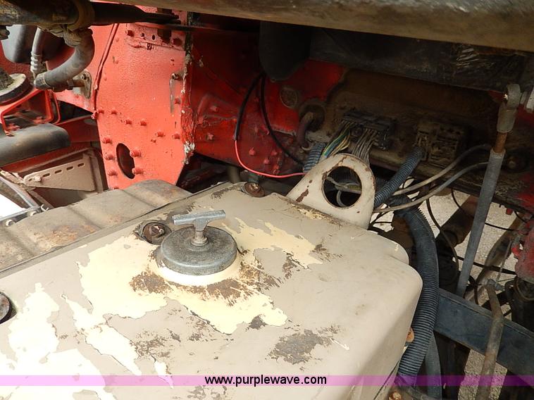 image for item H1258 1990 Freightliner FLD semi truck