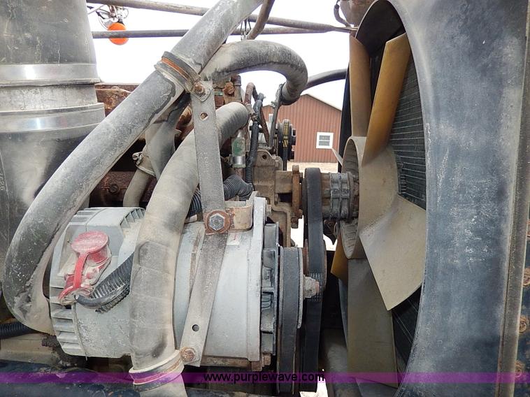 image for item H1258 1990 Freightliner FLD semi truck